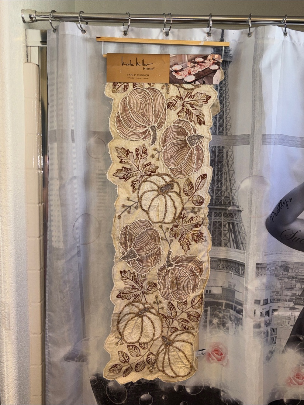 NWT Nicole Miller Fall Pumpkin & Leaves Table Runner